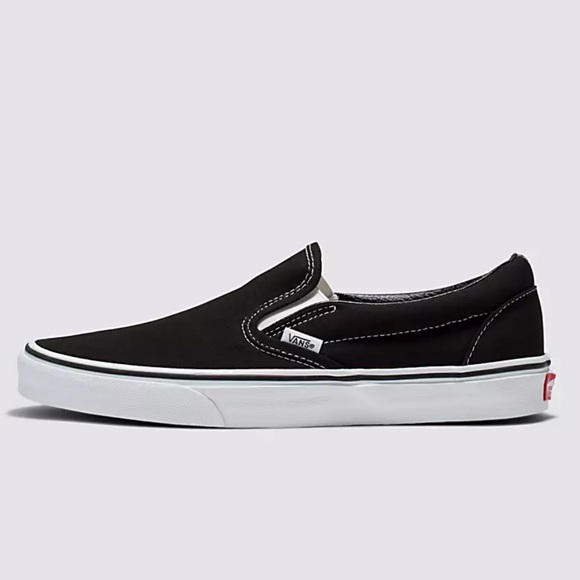 Vans Other - Vans Men’s Classic Slip-On Black
VN000EYEBLK
Sneakers
